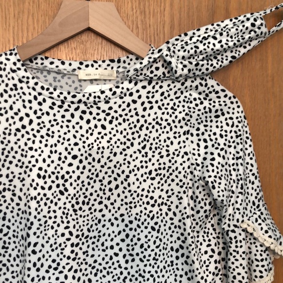 ruffle shirt polka dot shirt XL NWT Reb in J. White black exaggerated ruffle top - Picture 9 of 16